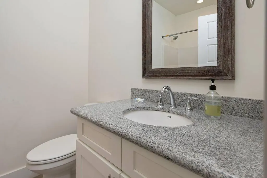 Charming 1 Bedroom Cottage Close To Dtown Nas Bchs Pensacola