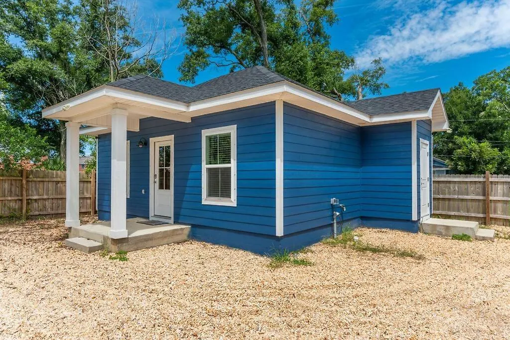 Charming 1 Bedroom Cottage Close To Dtown Nas Bchs Pensacola United States