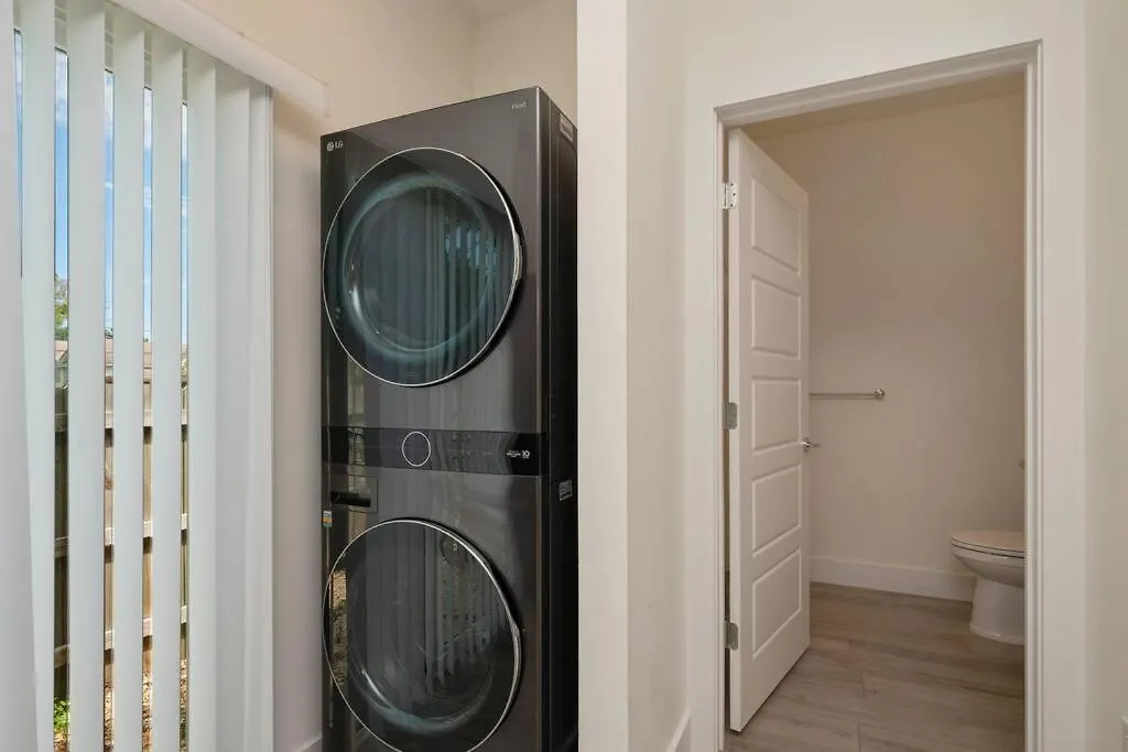 Charming 1 Bedroom Cottage Close To Dtown Nas Bchs Pensacola 0*,  United States